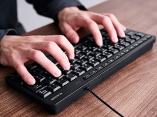 Pwnage、ホール効果磁気スイッチを搭載するフルメタル65％キーボード