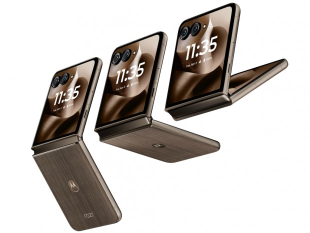 motorola razr 60 ultra PANTONE Mountain Trail