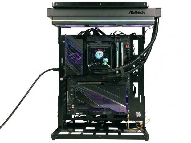 Phantom Gaming 360 LCD