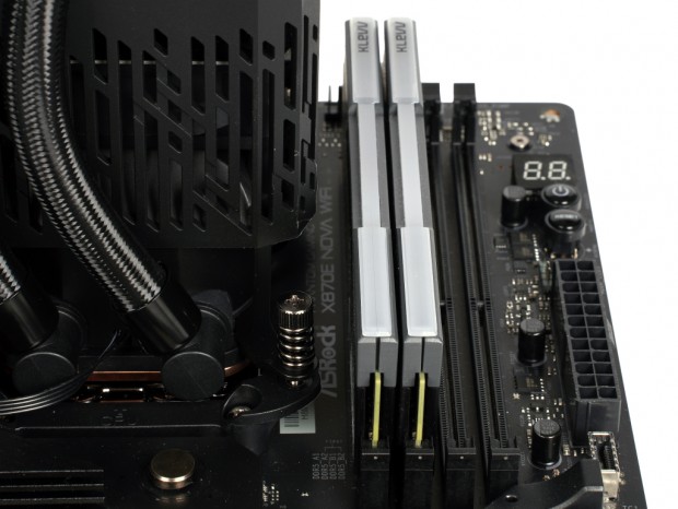 Phantom Gaming 360 LCD