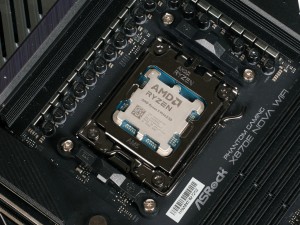 Phantom Gaming 360 LCD