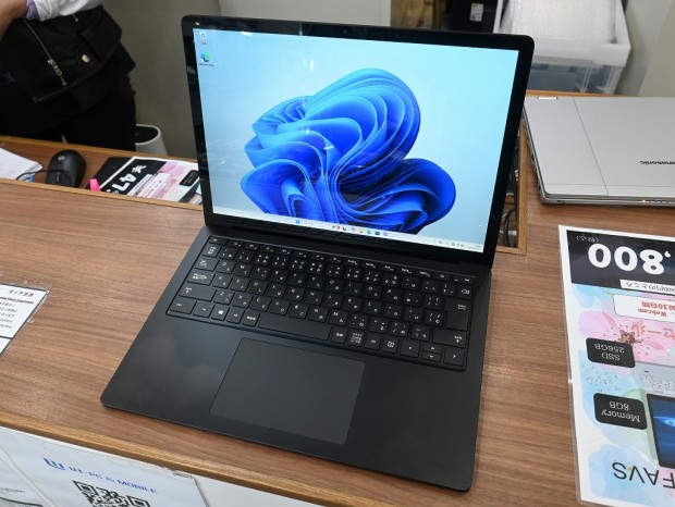 お買い得中古品情報) 第11世代i7＆2K液晶搭載の「Surface Laptop 4」が