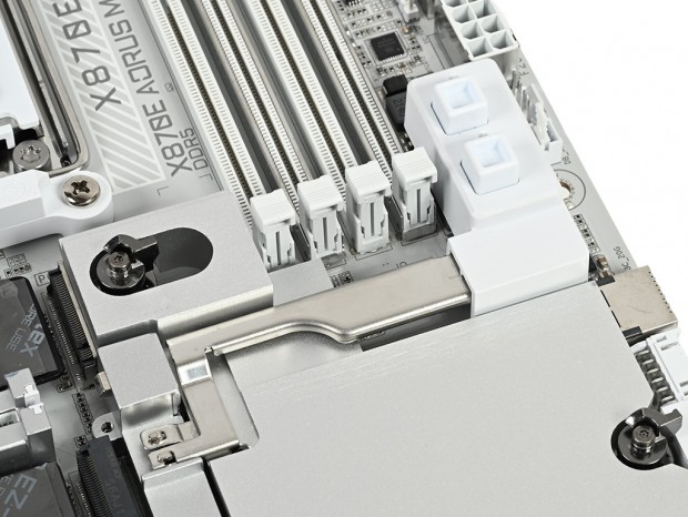 X870E AORUS MASTER X3D ICE