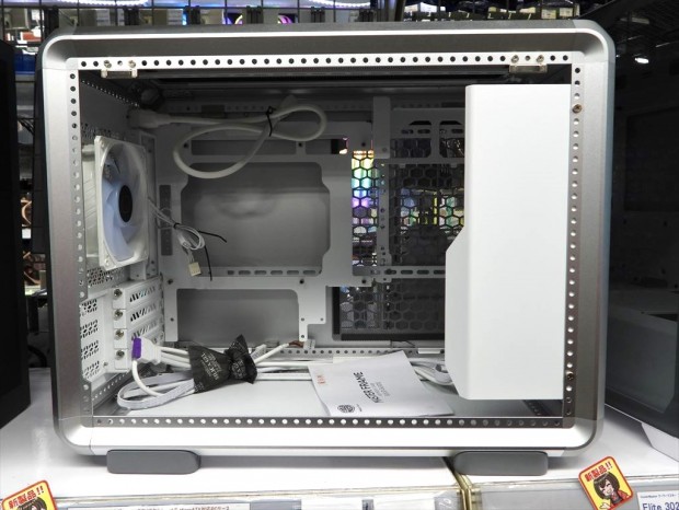 Cooler Master「MasterFrame 400 Mesh」発売