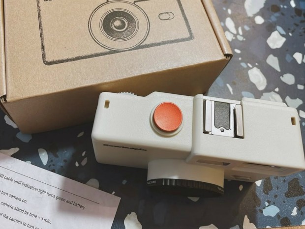 次に来るモノ) フィルムカメラの楽しさをデジタルで再現、光学