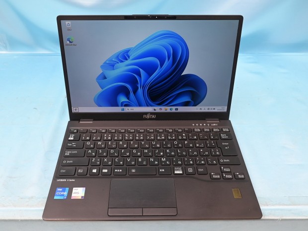 お買い得中古品情報) 第11世代i7＆メモリ32GB搭載でLTE対応の