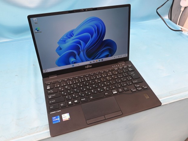 LIFEBOOK U9311/F