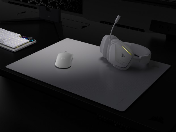CORSAIR初のガラス製マウスパッド「MM Glass Large」など「MM」シリーズ計3モデル発表
