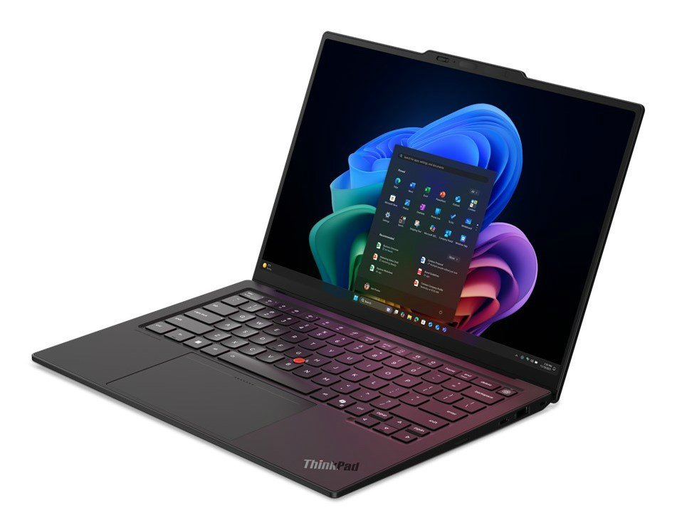 レノボ、977gの14型フラッグシップなどAI性能を追求した最新「ThinkPad