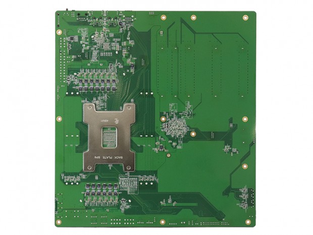 iBASE、最大576GBメモリ対応のEPYC Embedded 8004向けマザーボード「MBB1002」