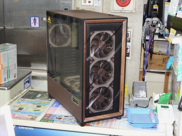 Antec Flux Pro Noctua Edition