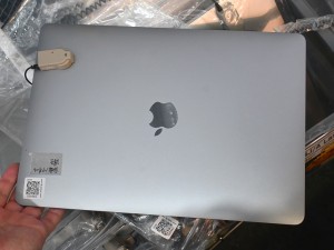 お買い得中古品情報) M1搭載の「MacBook Air (2020)」が税込34,000円 お買い得中古品情報) M1搭載の「MacBook Air (2020)」が税込34,000円