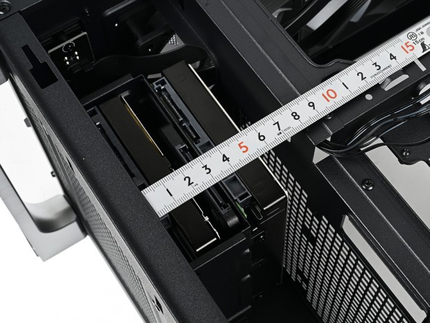 InWin「DLITE」