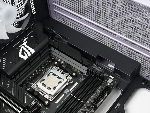 InWin「DLITE」
