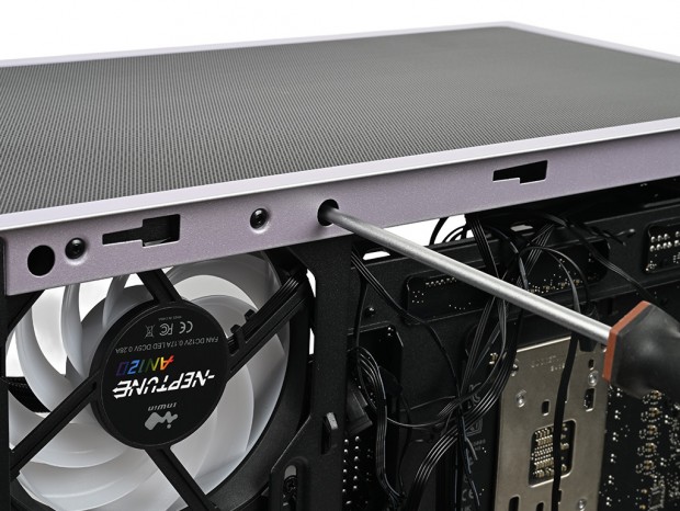 InWin「DLITE」