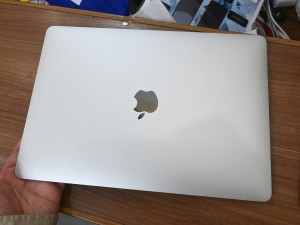 MacBook Air (2020)
