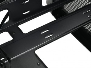 Thermaltake「Vision 330 CR ARGB」