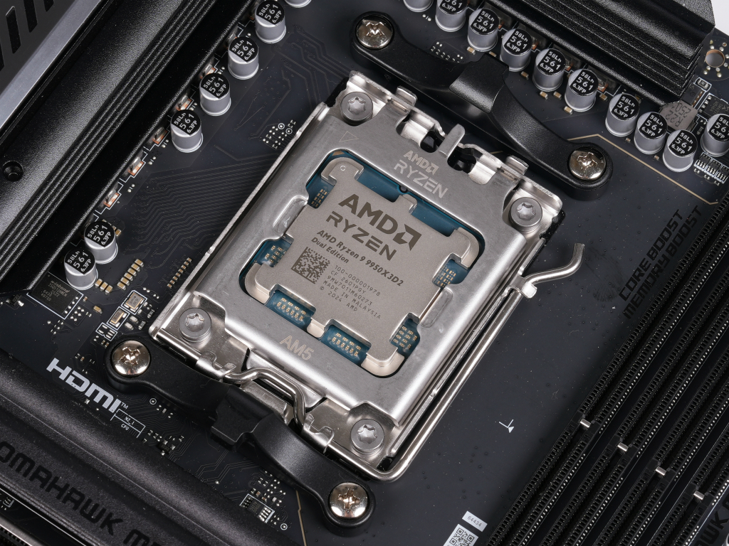 ついに登場、デュアル3D V-Cache搭載の“完全体X3D” AMD「Ryzen 9