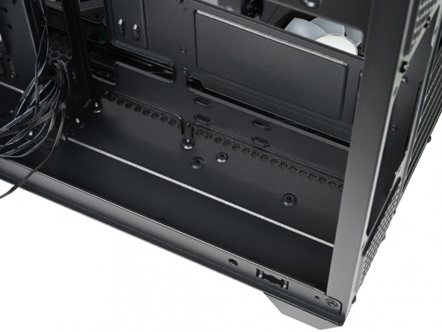 Thermaltake「Vision 330 CR ARGB」