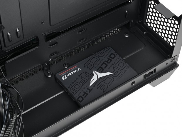 Thermaltake「Vision 330 CR ARGB」