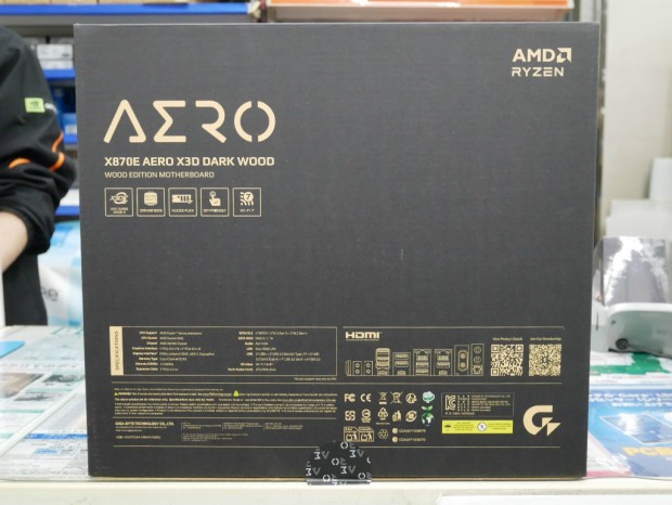 X870E AERO X3D DARK WOOD