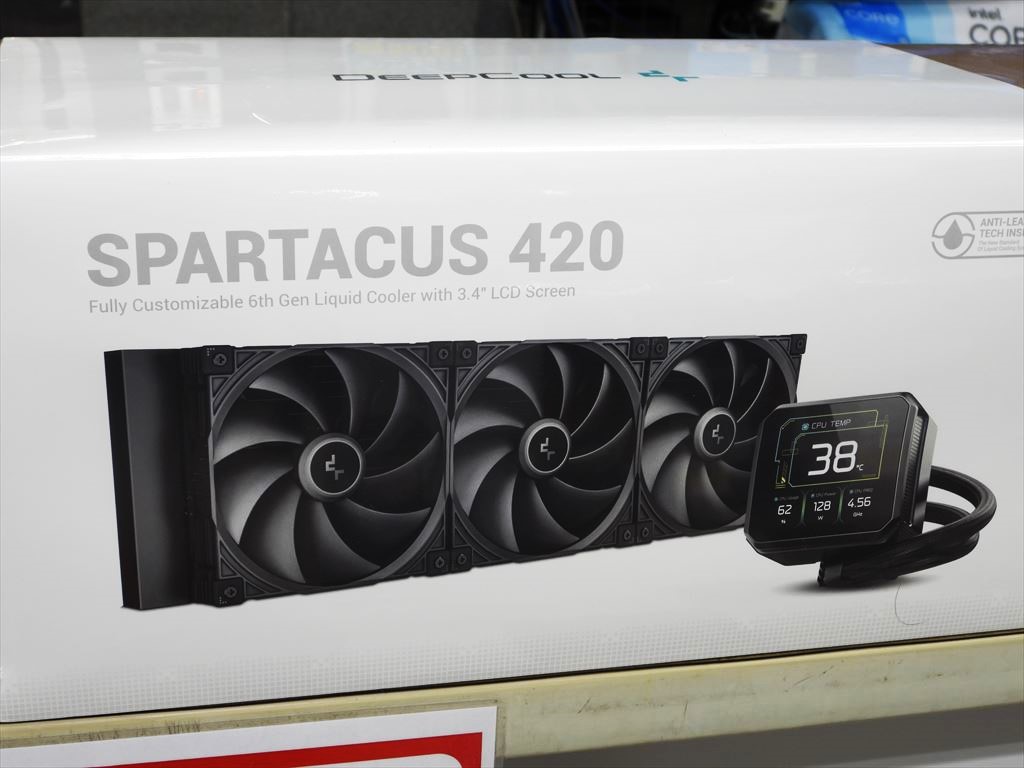 アキバ取材班) DeepCoolから420mmラジエーター採用モデルや4.5型液晶