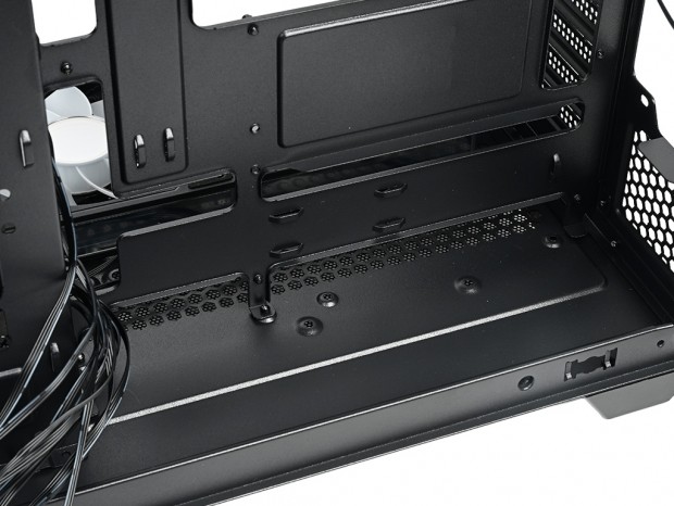 Thermaltake「Vision 330 CR ARGB」
