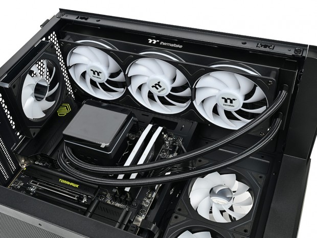 Thermaltake「Vision 330 CR ARGB」