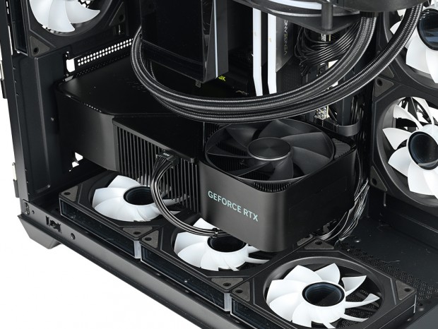 Thermaltake「Vision 330 CR ARGB」