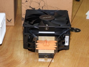 Valkyrie製の空冷CPUクーラー