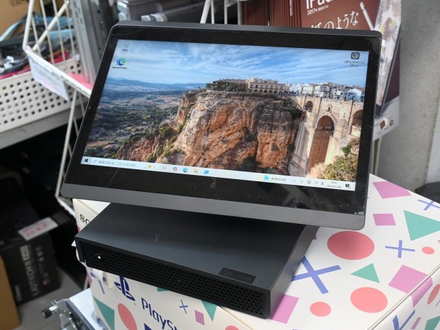 お買い得中古品情報) フルHDタッチ液晶や第7世代i5搭載の小さな一体型 お買い得中古品情報) フルHDタッチ液晶や第7世代i5搭載の小さな一体型