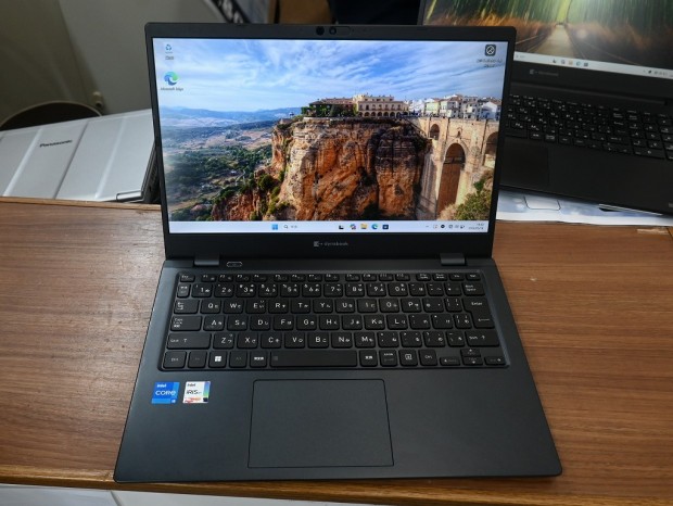 お買い得中古品情報) 第11世代i5＆メモリ16GB＆タッチ液晶搭載の