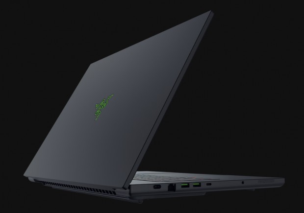 240Hz/440Hzのデュアルモード対応RTX 5090搭載18型ノートPC「New Razer Blade 18」