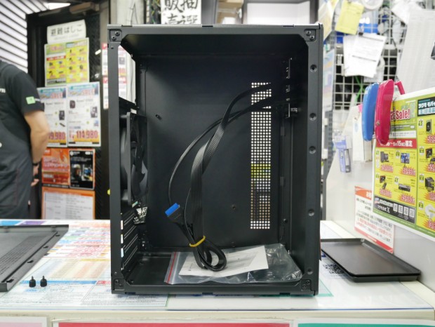 アキバ取材班) Antecから税込3,480円の「ST20M」などタワー型PCケース2 アキバ取材班) Antecから税込3,480円の「ST20M」などタワー型PCケース2