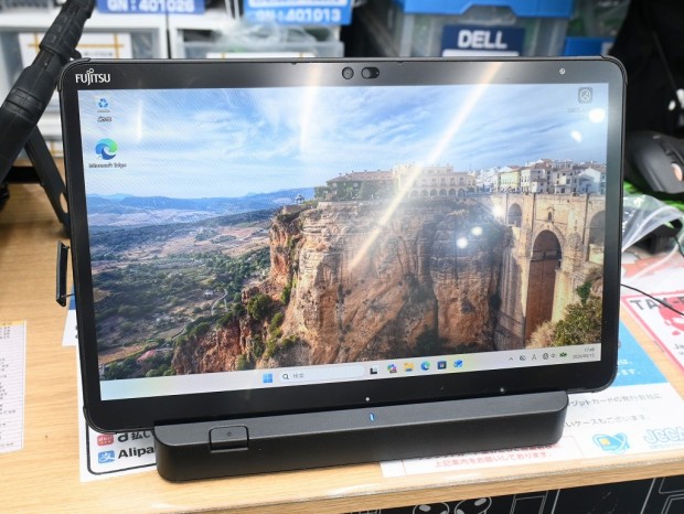 お買い得中古品情報) 第10世代i5搭載の13.3インチWinタブ「ARROW Tab