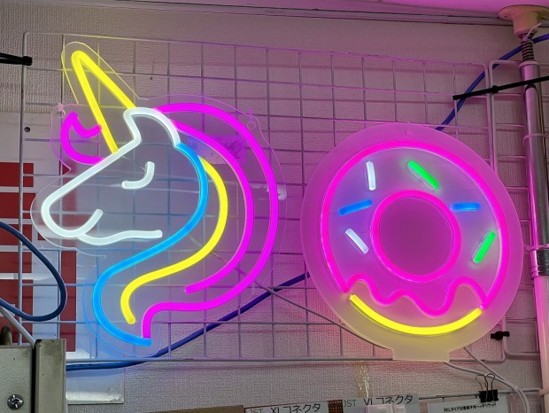 NEONY SIGN LIGHTS