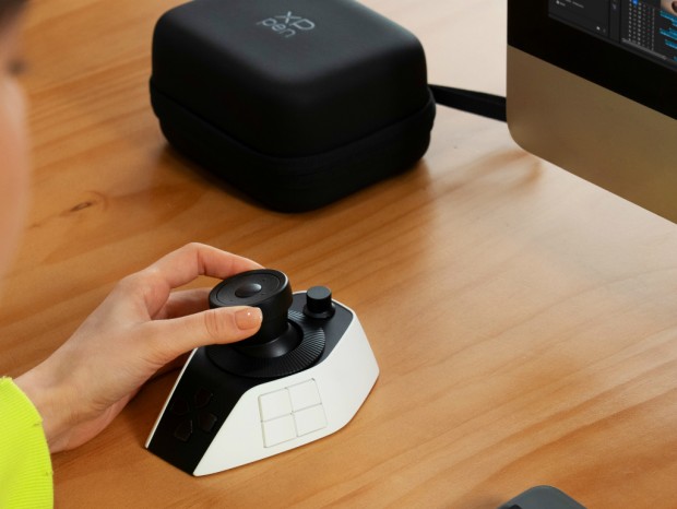 3ダイヤルとジョイスティックを搭載した動画編集向け左手デバイス、XPPen「Pilot Pro」発売