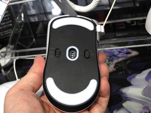 アキバ取材班) VARO初の軽量ゲーミングマウス「VARO V1」が発売、光学