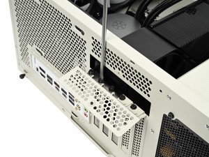 SilverStone「FLP03」