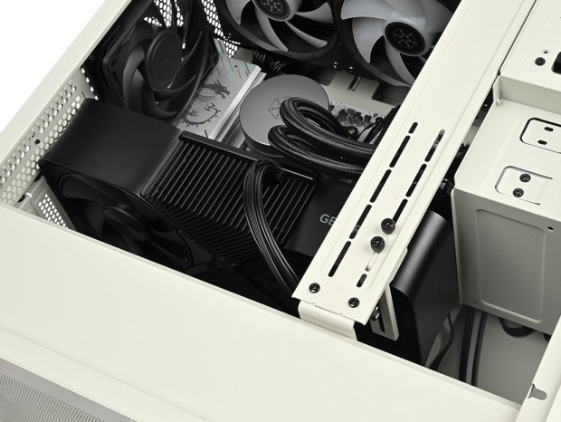 SilverStone「FLP03」