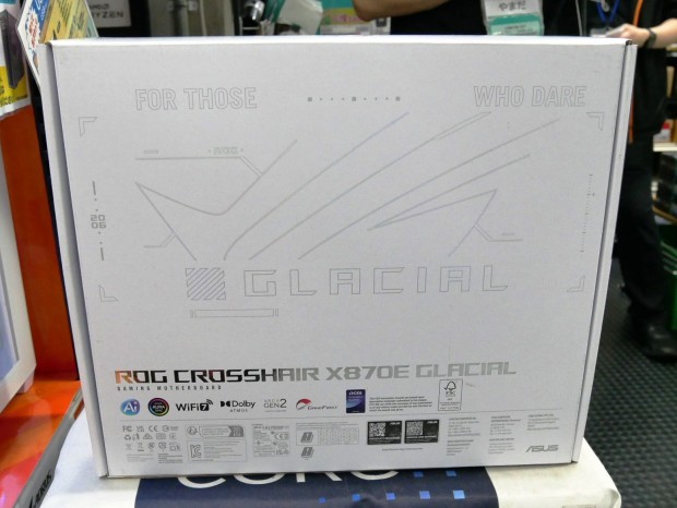ROG CROSSHAIR X870E GLACIAL
