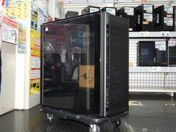 CORSAIR「iCUE LINK 9000D RGB AIRFLOW」展示中
