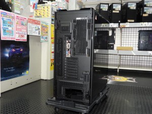 CORSAIR「iCUE LINK 9000D RGB AIRFLOW」展示中