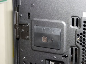 CORSAIR「iCUE LINK 9000D RGB AIRFLOW」展示中