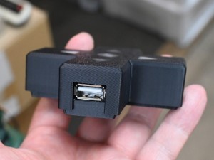 十字キー型ゼロ遅延USB切替器