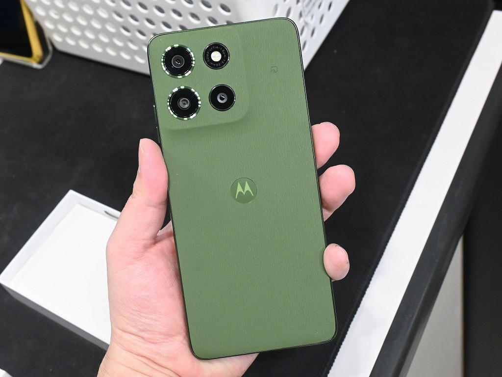 お買い得中古品情報) 120Hz液晶や防水・おサイフ対応の5Gスマホ「moto