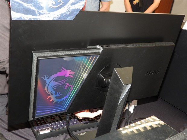 トリプルモード対応のMSI「MPG OLED 322URDX36」