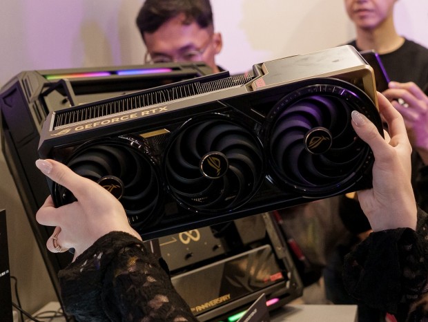 ROG Astral GeForce RTX 5090 Edition 20