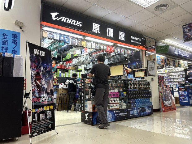光華商場のメモリ事情