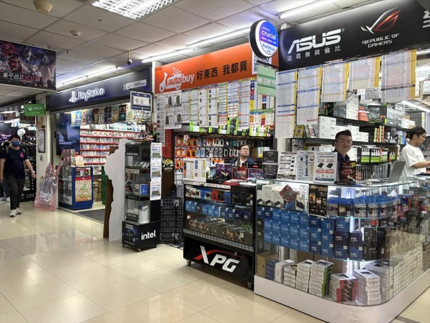 光華商場のメモリ事情